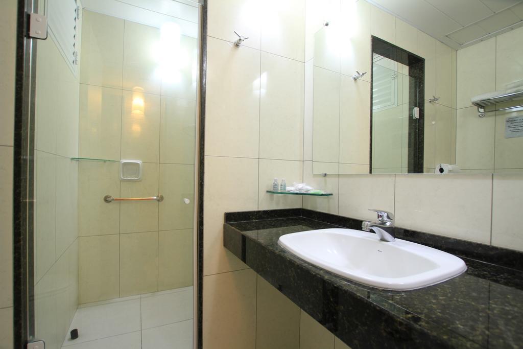 Hotel Confiance Prime Batel Куритиба Номер фото