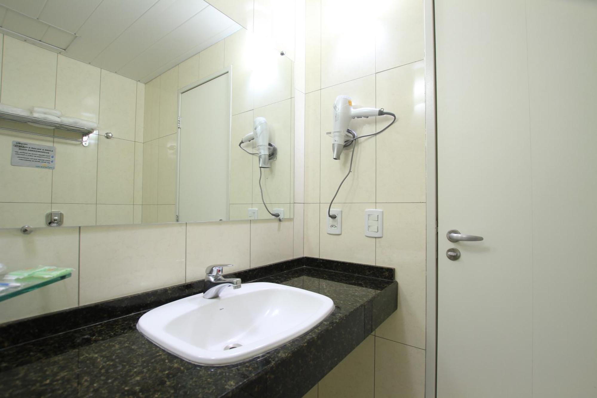 Hotel Confiance Prime Batel Куритиба Номер фото