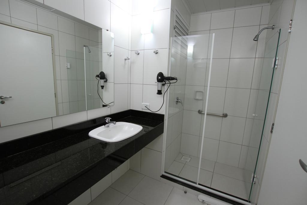 Hotel Confiance Prime Batel Куритиба Экстерьер фото
